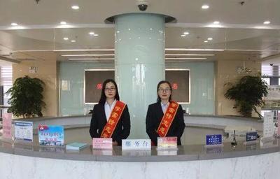 驚訝！到周村辦事，N多窗口只能看到一張臉！——咨詢(xún)服務(wù)新體驗(yàn)